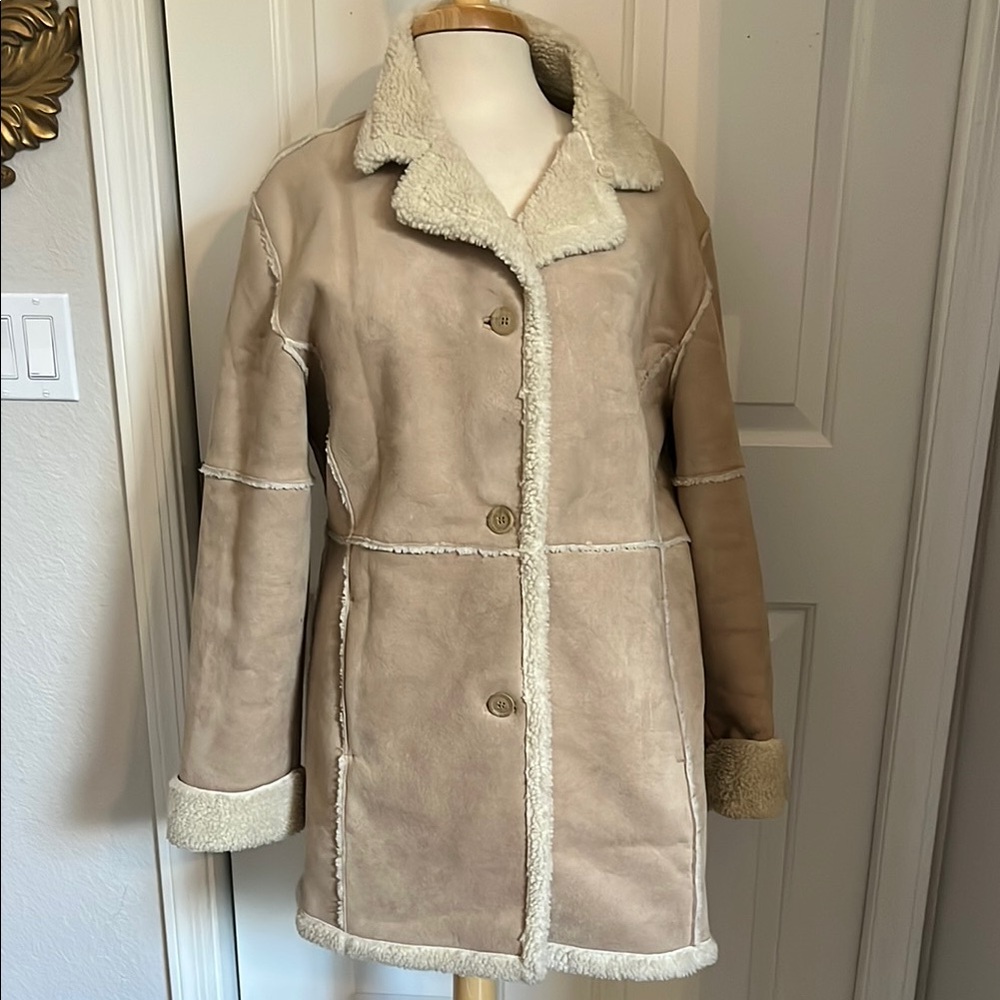Tan Teddy Jacket with Classic Cut and Fluffy Lining